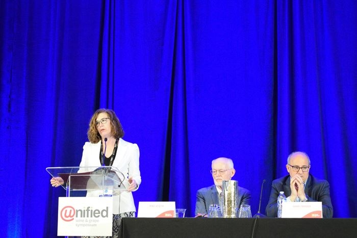 La directora de la Interprofesional del Vino de España, Susana García, intervino en la jornada central “Estado de la Industria”para poner en valor al sector y su plan estratégico