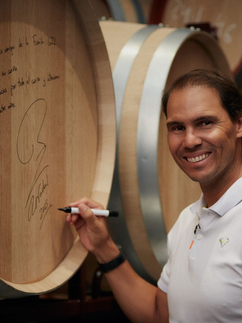 Rafael Nadal enters the wine business with El Tenista.