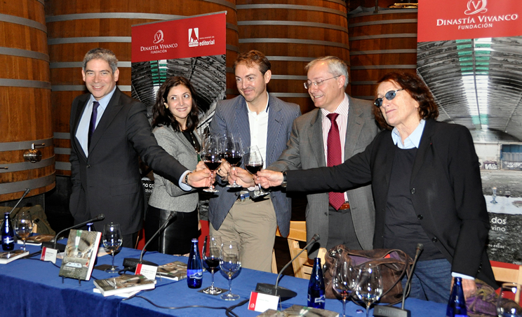 Dinastía Vivanco presenta la exposición y el libro 'Una copa para dos'