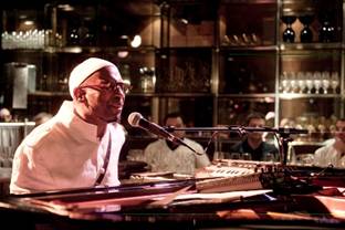El compositor Omar Sosa tocó acompañado por un selecto grupo de vignerons que dieron a probar sus vinos al son de las notas de jazz