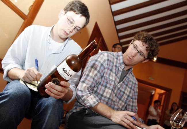 Cata de vinos y quesos en Canarias