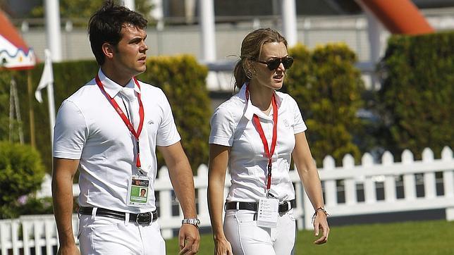 Los novios Sergio Álvarez y Marta Ortega en un concurso de saltos Sergio Álvarez y Marta Ortega