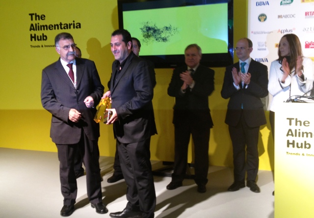 Javier Peláez recogiendo el Premio