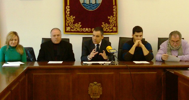 El alcalde de Rivadabia, Marcos Blanco, presentó este miércoles en rueda de prensa el programa de actividades enogastronómicas programadas para los próximos 5 y 6 de mayo con el motivo de la celebración de la XLIX Edición de la Feria del Viño del Ribeiro