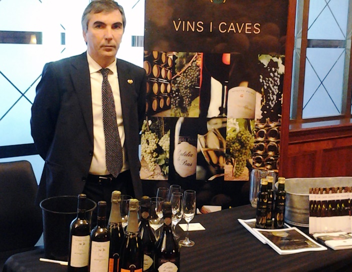 Acto de presentación de los vinos y cavas Miquel Pons en San Francisco, con el gerente y director comercial, Pere Pons