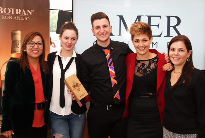 Isabel Medina, Renata, Javi, Selba e Isabel Molina