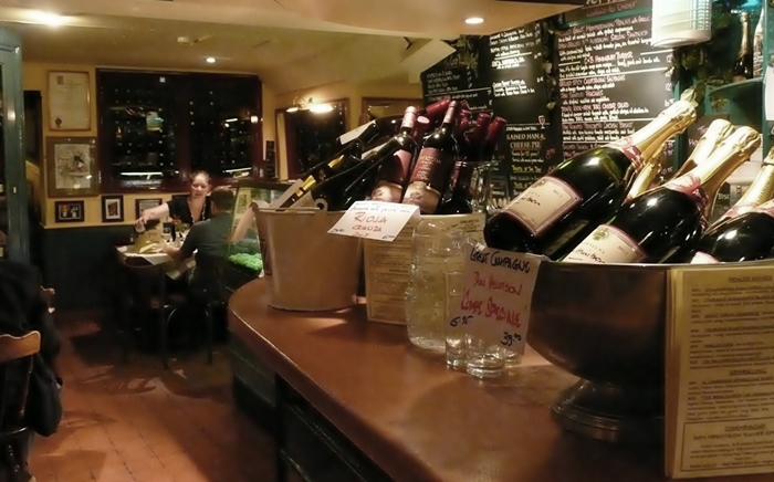 Un bar de vinos en la capital británica