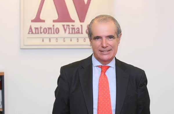 Antonio Viñal Casas Antonio Viñal Casas
