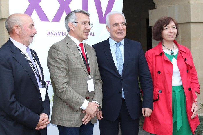 La recepción oficial de la XXIV Asamblea de ACEVIN en La Rioja Alta contó con la presencia de José Ignacio Ceniceros, Presidente de La Rioja