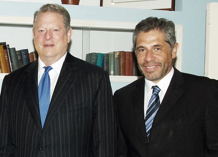 Pancho Campo con el 45º vicepresidente de los Estados Unidos Al Gore