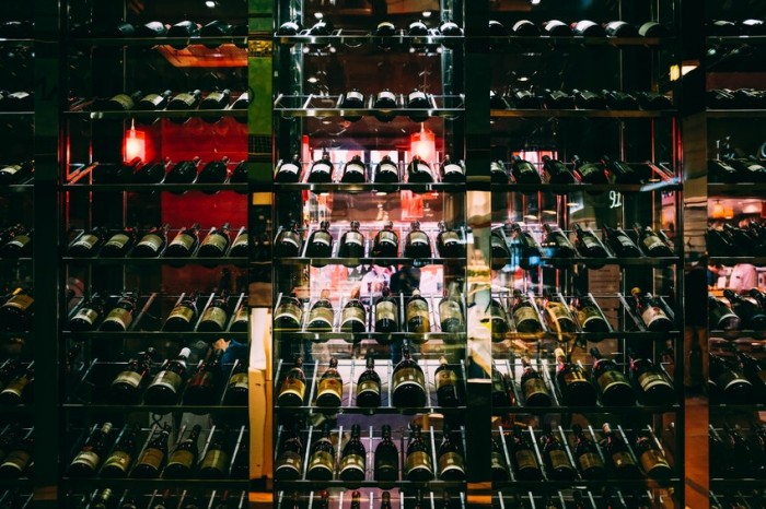 Complicado lado eslogan Cavas de vino: cómo escoger bien
