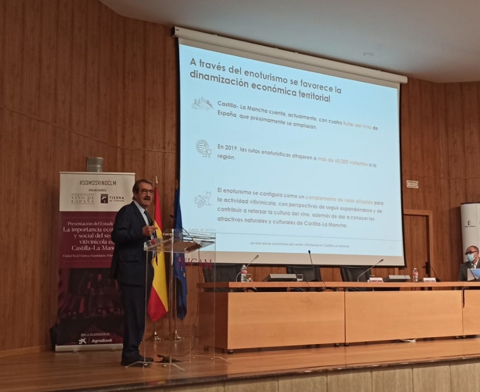 Emilio Ontiveros, presidente de AFI