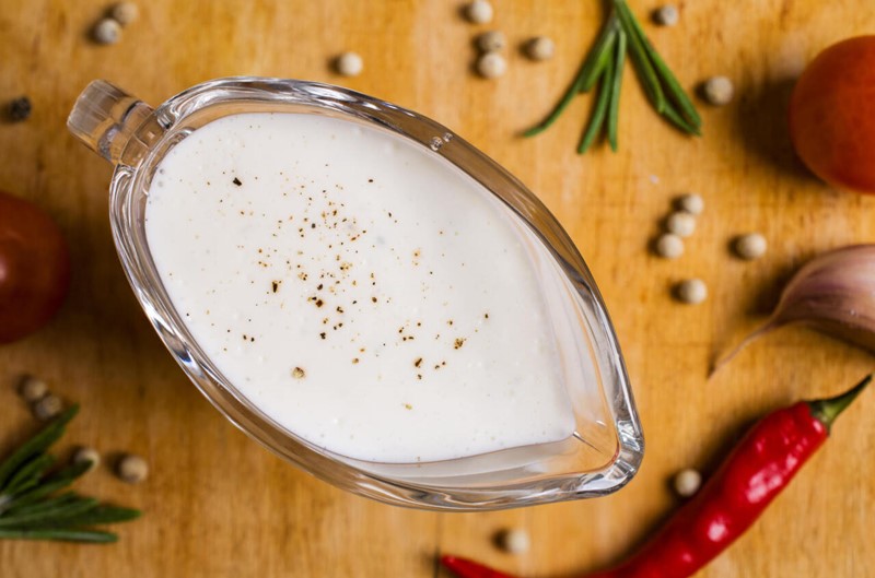 Cómo se hace la bechamel con vino blanco y para qué se usa