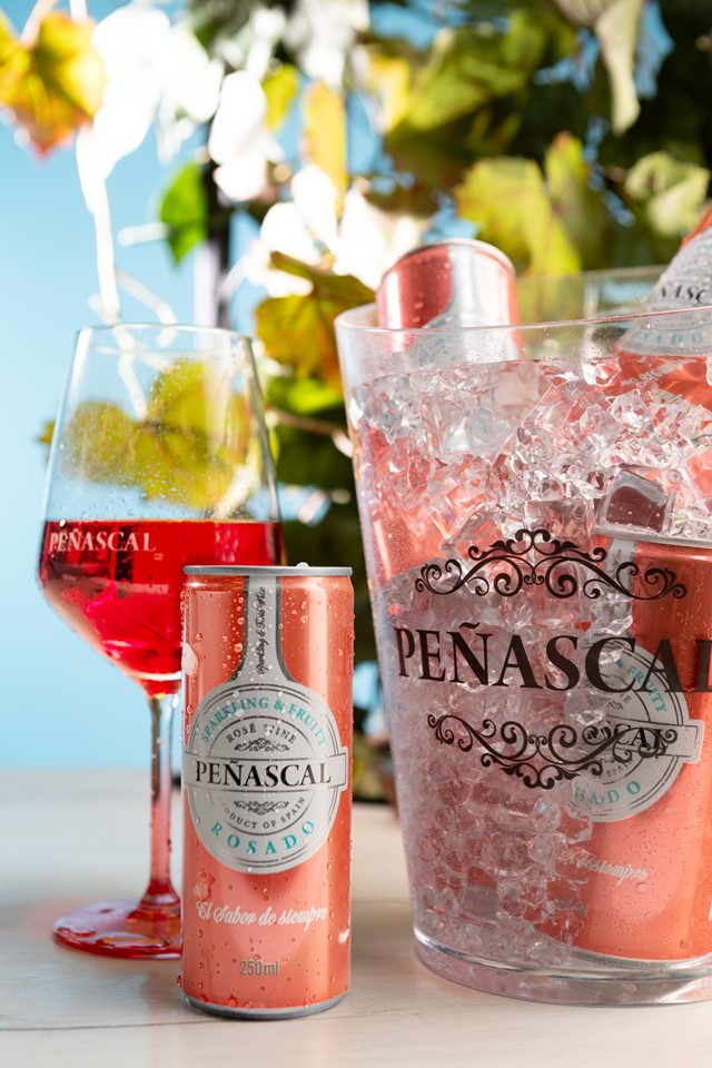 •	Bodegas Peñascal presenta Peñascal To Go en  formato lata, un nuevo envase dirigido a un consumidor joven y actual