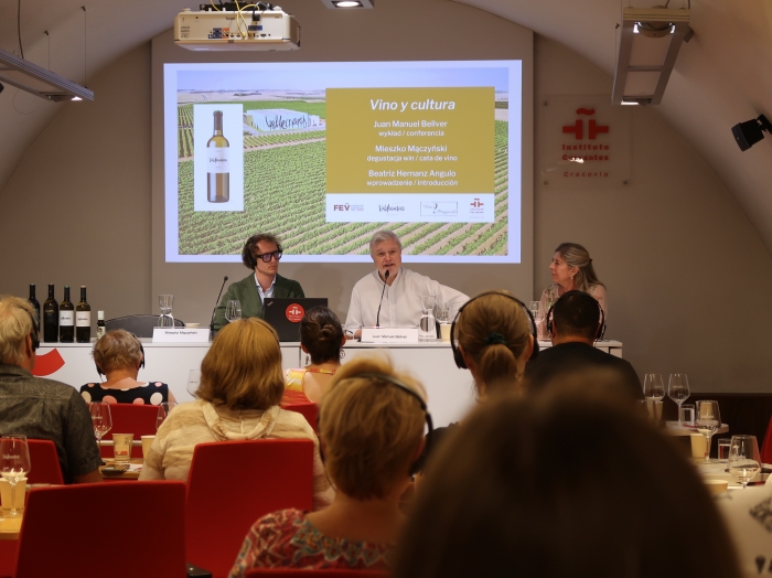 Czwarta edycja cyklu kulturalnych degustacji win trafia do Polski