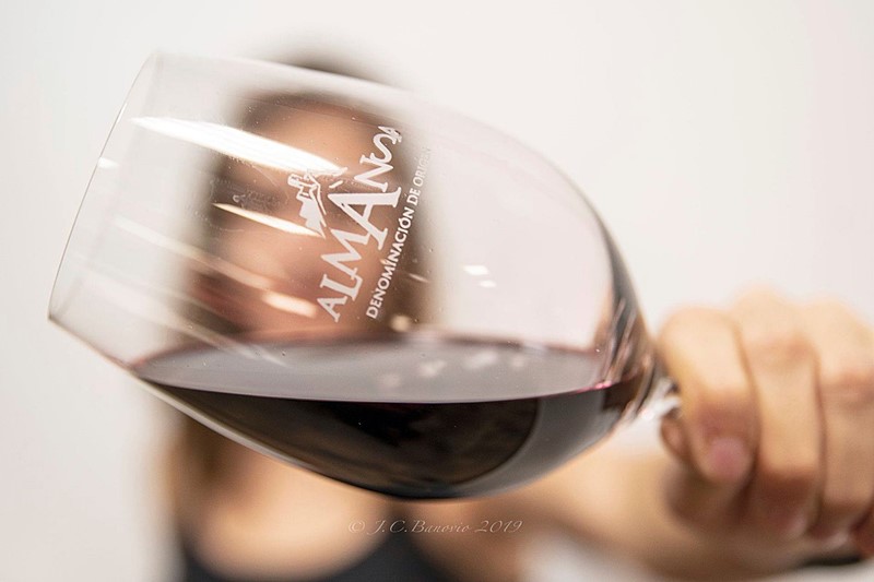 vino almansa
