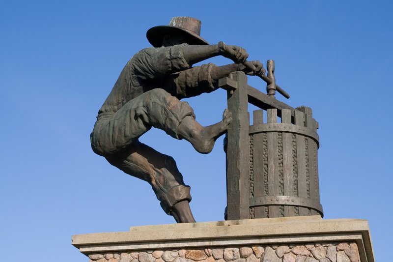 GRAPE CRUSHER STATUE (Napa)