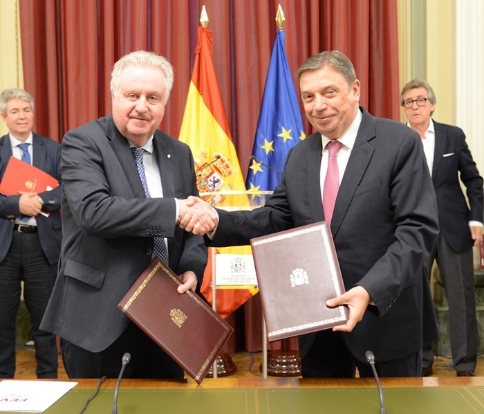 Planas y Ferrer sellan acuerdo para impulsar el vino español