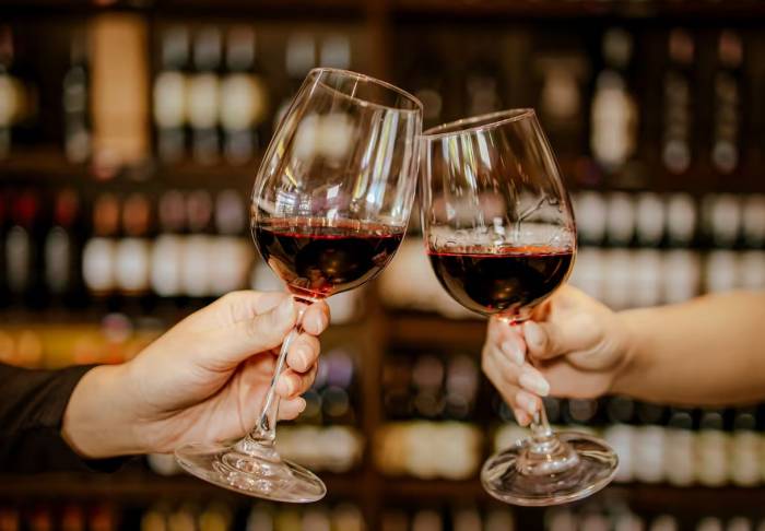 Bordeaux promotes wine by the glass to attract younger drinkers and counter falling demand