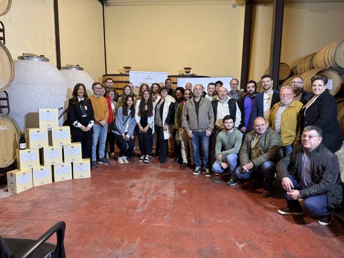 Bodegas Piqueras dona más de mil botellas de vino para las Fiestas Mayores de Almansa