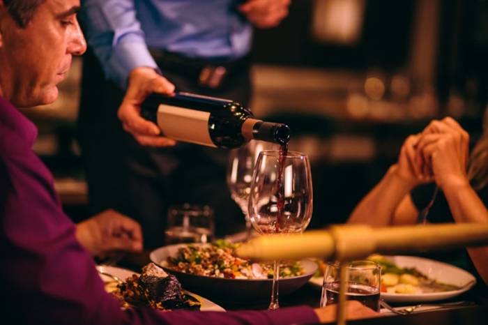 El comercio mundial de vino crece en volumen en 2024 pero pierde valor por la caída de precios