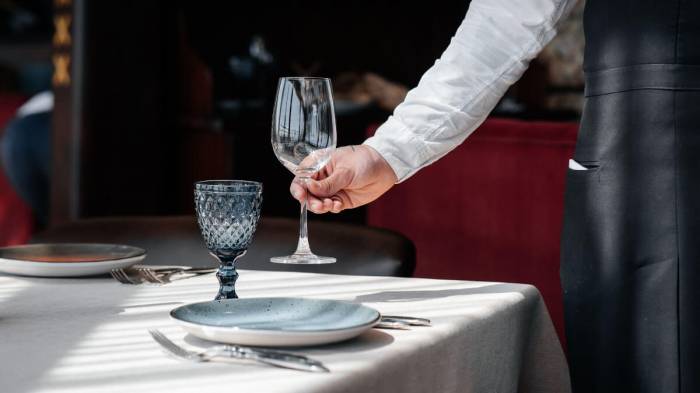 El empleo en hostelería crece un 7,4% impulsado por trabajadores extranjeros y con doble nacionalidad