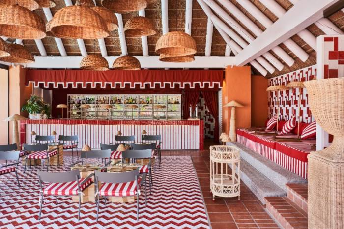 El hotel Royal Hideaway Sancti Petri inaugura un bar de autor frente al mar en la costa de Cádiz