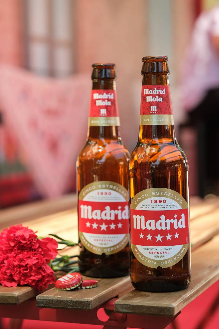 Mahou lanza una edición especial de su cerveza con motivo de las fiestas de San Isidro en Madrid