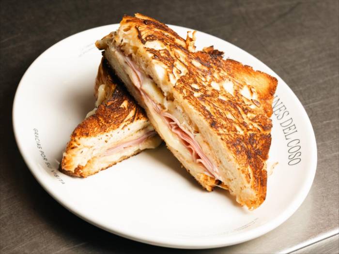 El sándwich mixto alcanza un nuevo nivel en el corazón de Malasaña