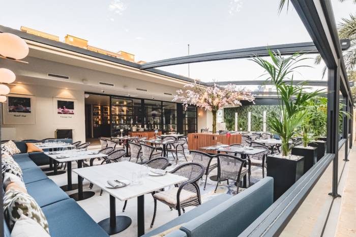 Pelican Restaurante fusiona cocina de autor y ocio nocturno en la playa de San Juan