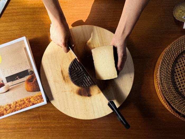 Finca de Uga recibe dos premios en AGROCANARIAS 2025 por sus quesos artesanales