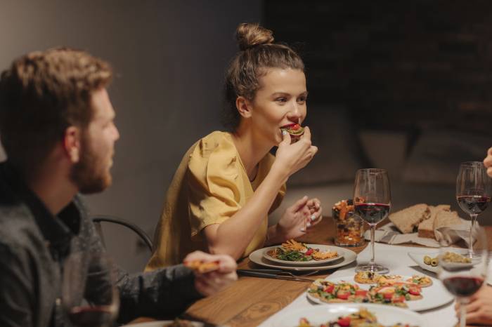 Americans shift to eating at home as restaurant prices rise and economic concerns grow