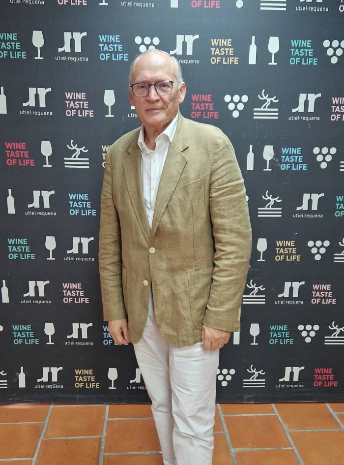 Fernando Medina concluye más de treinta años como asesor jurídico de la DO Utiel-Requena