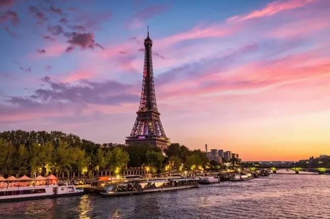 France seeks exemption for wines and spirits from new US tariffs after EU and US reach customs agreement