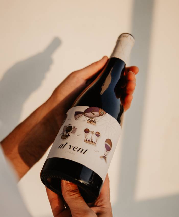 Coviñas lanza Al Vent Syrah, un tinto joven elaborado solo con uva Syrah en Requena