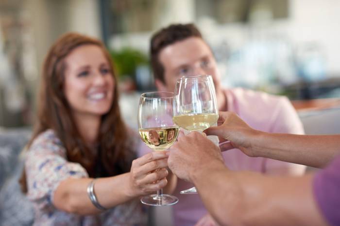 El tardeo conquista a la generación X como nueva forma de ocio en España