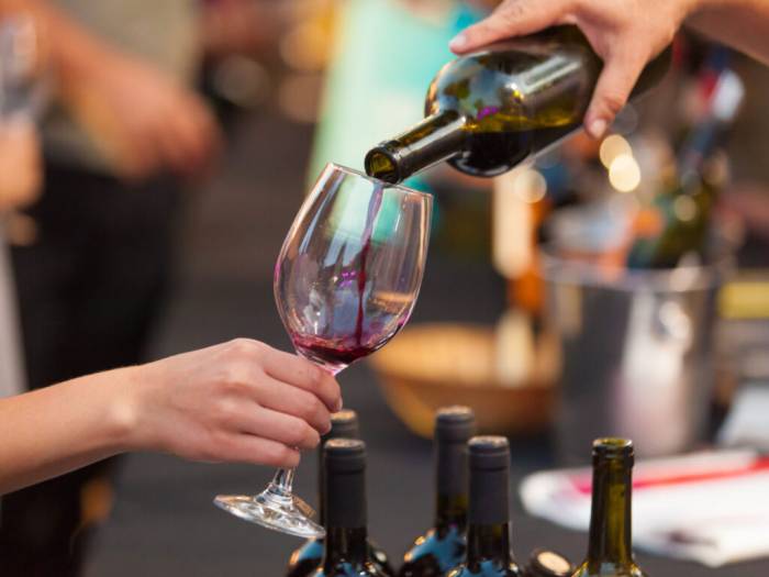 El vino embotellado gana terreno y los varietales irrumpen en segmentos de precio bajo