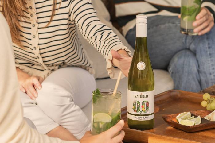 Natureo lanza cócteles navideños sin alcohol ante el auge de vinos desalcoholizados en España