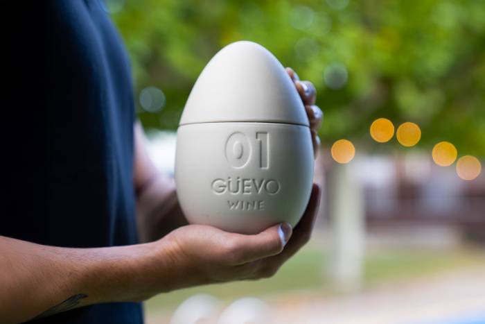Güevo Wine llega a más de 20 países en su primer mes con un modelo ecológico e innovador