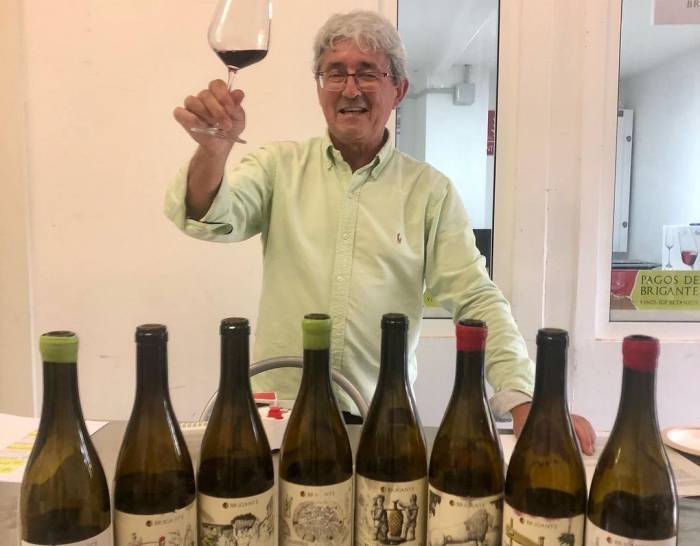 Luis Sande Lamas recupera más de diez hectáreas de viñedos históricos y revitaliza el vino de Betanzos