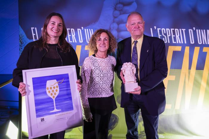 El Consell Regulador de la DO Empordà celebra el 50 aniversario con la entrega de los premios Lledoner d'Or y Bacus Emporità