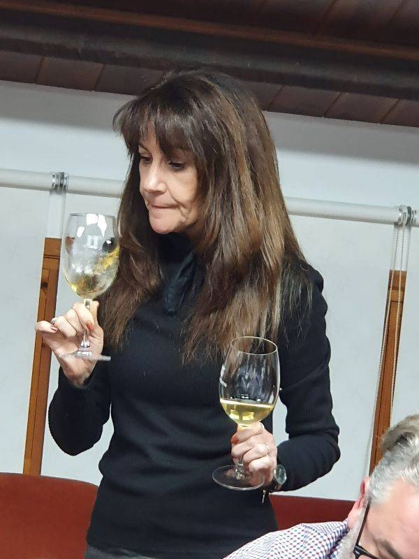 Los vinos blancos de Utiel-Requena muestran su potencial de guarda en una cata con más de 18 bodegas