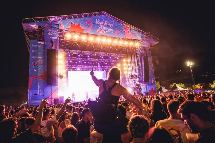 SonRías Baixas genera 3,1 millones de euros y anuncia a LA M.O.D.A., LA PEGATINA y HOONINE para 2025