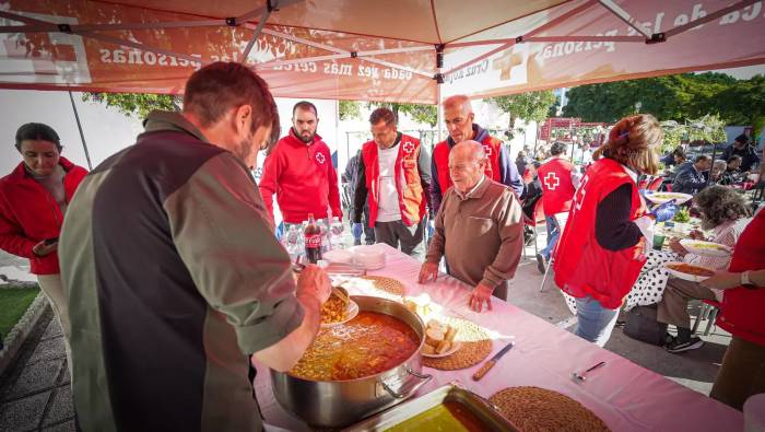 Más de 70 personas sin hogar disfrutan de un almuerzo navideño solidario en Jerez