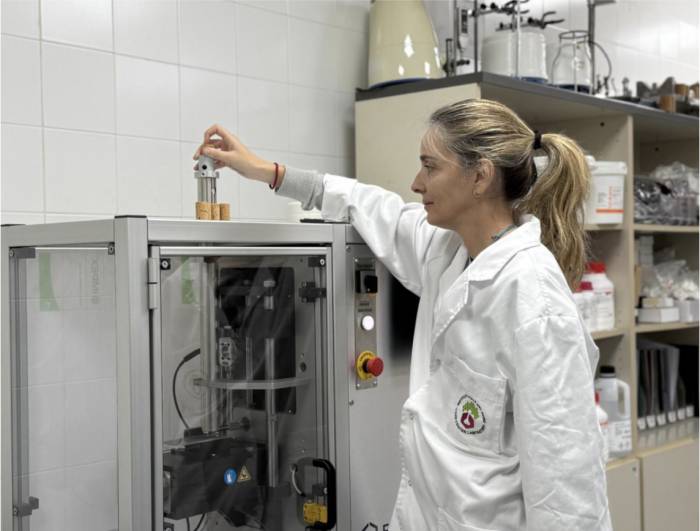 ICSURO incorpora nuevas tecnologías para mejorar el control de calidad de los tapones de corcho en bodegas y licores