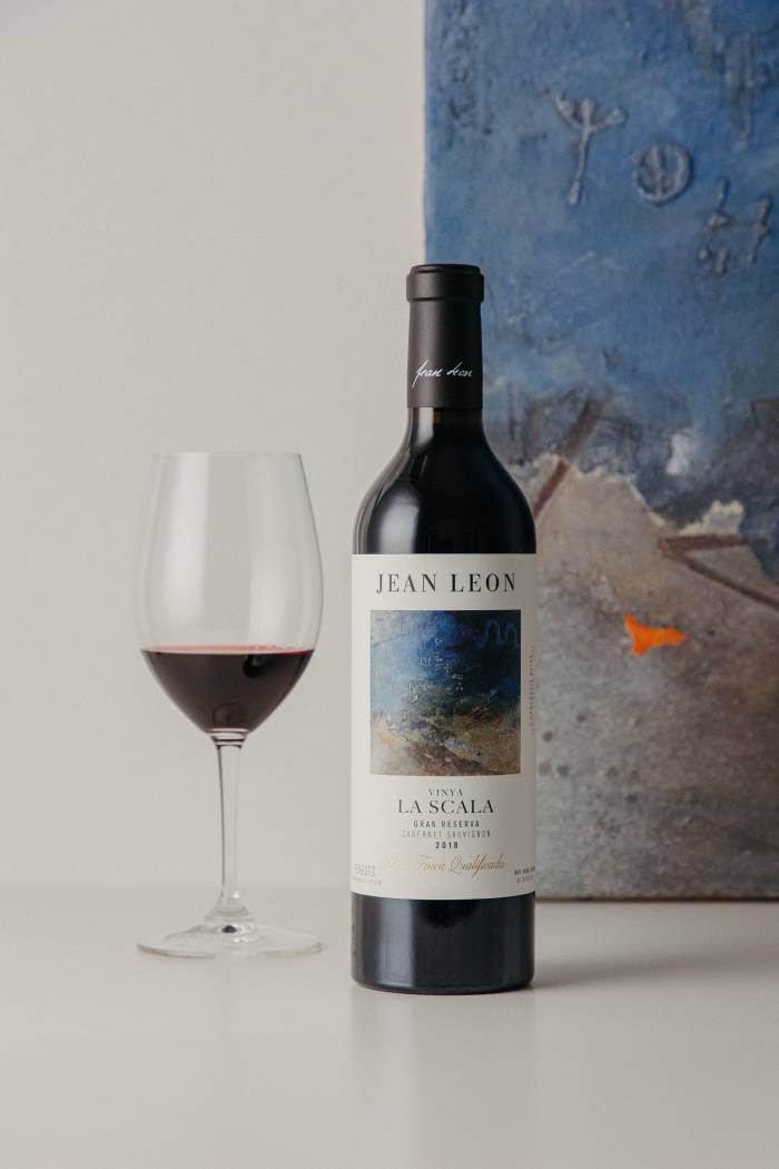 Jean Leon lanza Vinya La Scala 2018 con etiqueta de Assumpció Mateu y 95 puntos en la Guía Gourmets