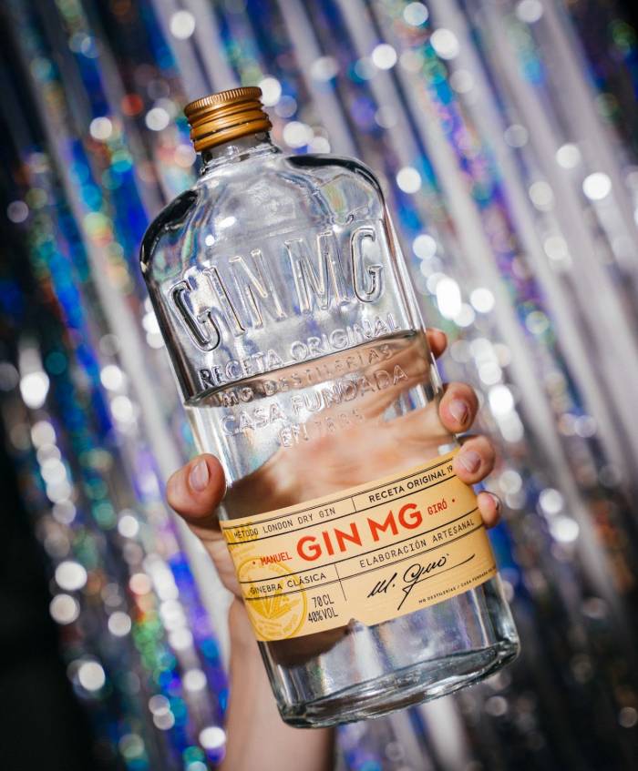 Gin MG reivindica la autenticidad y rechaza los propósitos de año nuevo con su campaña Fans de la Real Life