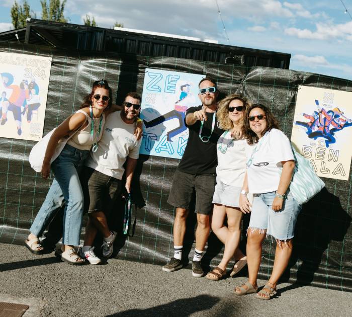 Hola Jorge y Adri Torres ganan el Best Poster 2025 entre más de 6.000 propuestas en los Graphic Design USA Awards