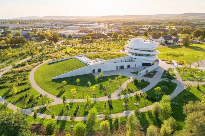Burgundy Wine Center Draws Less Than Half Expected Visitors, Reaching Only 86,000 in 2024