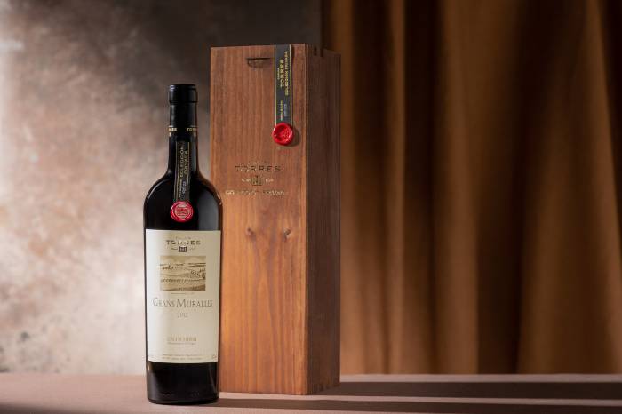 Grans Muralles 2012 elegido Mejor vino tinto en la Guía de Vinos 2025 de La Vanguardia